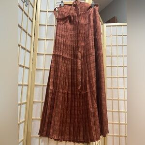 Pleated Chinese hanfu wrap skirt